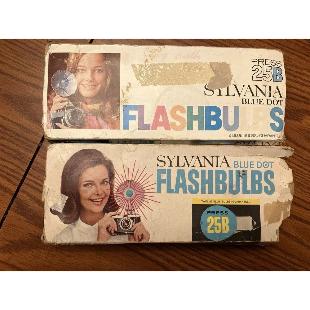 2 boxes/ 17 Total Vintage Sylvania Blue Dot Flashbulbs Press 25B Unused Open Box